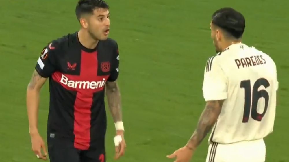 La tensa discusión entre Leandro Paredes y Exequiel Palacios en la semifinal de la Europa League