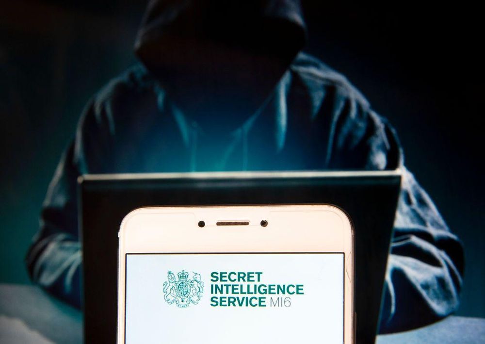 La nueva directora del MI6 venía desempeñándose como jefa de tecnología del organismo de inteligencia, desde buscaba contrarrestar posibles ciberataques.