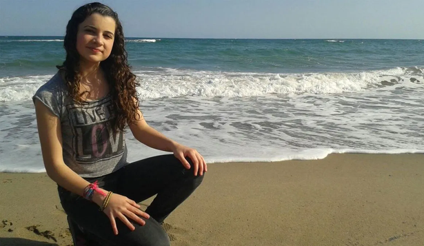 Noelia Castillo, en una de sus imágenes felices junto al mar.