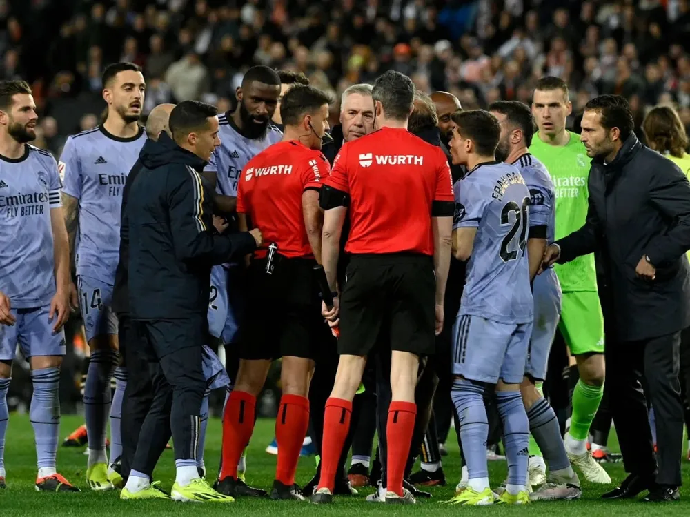 Final caliente y polémico.