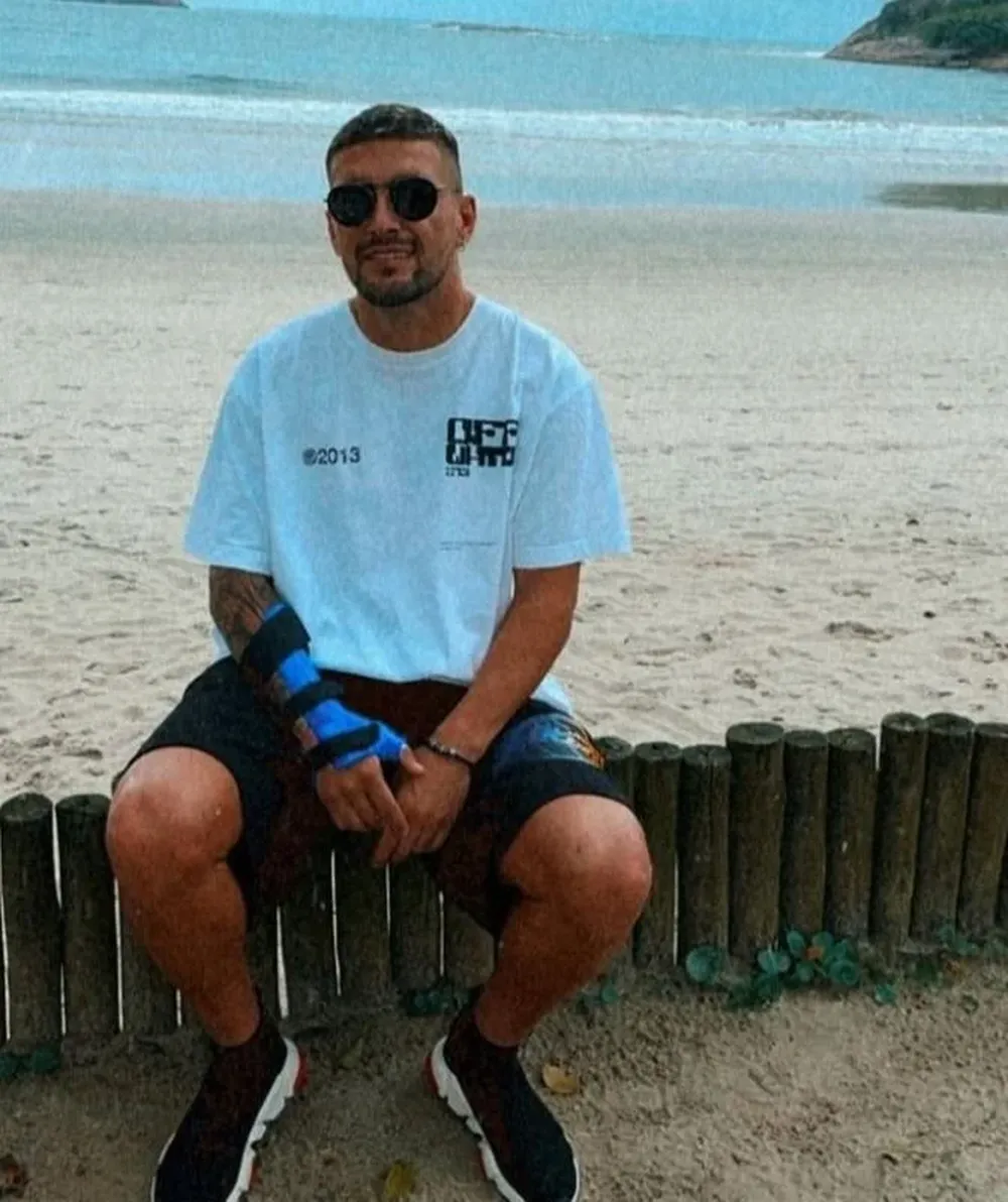 Giorgian De Arrascaeta tiene el brazo derecho fracturado