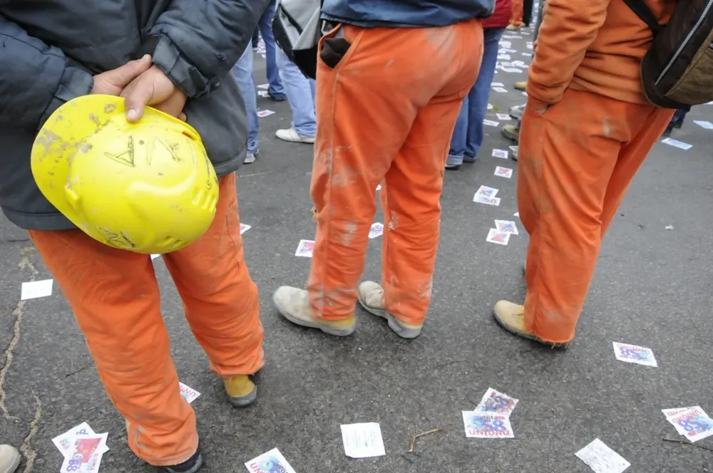 Trabajadores del Sunca hacen paro. Paro general parcial decretado por la central sindical, PIT-CNT. Concentración frente al Palacio Legislativo. Trabajadores de la construcción, SUNCA 20110816 FOTO M. CERCHIARI - sunca