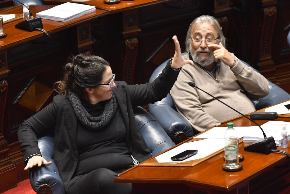 La senadora de El Abrazo, Patricia Kramer junto al senador socialista Gustavo González
