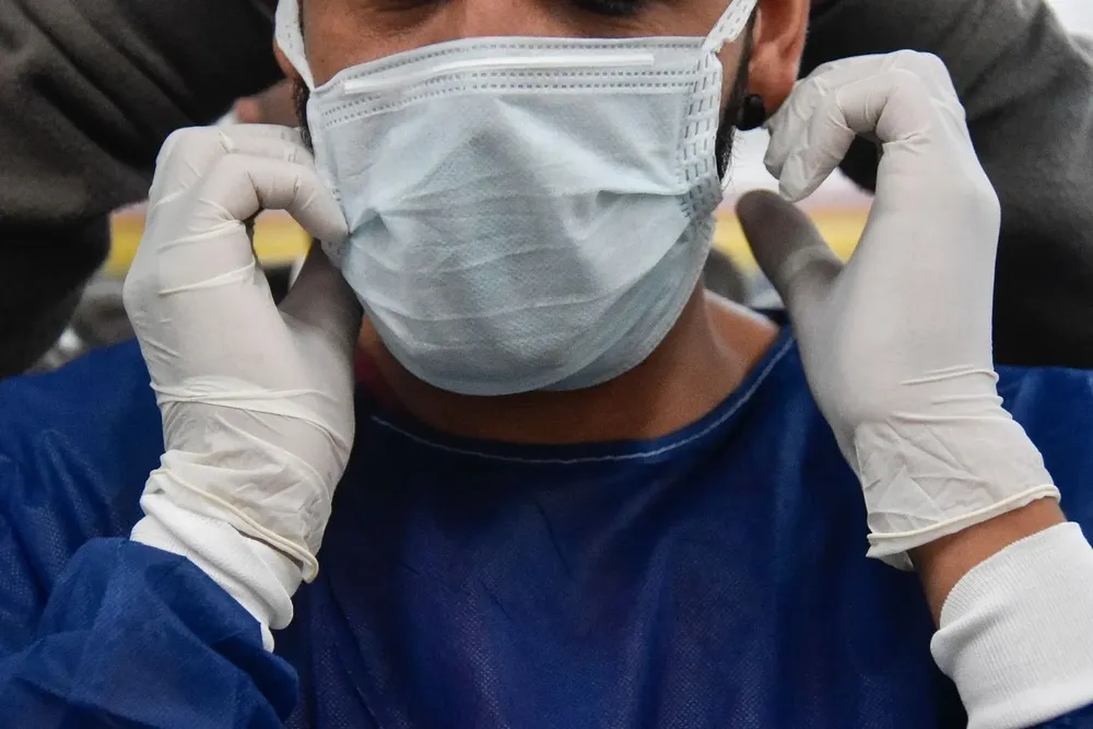 Otras 43 personas murieron con coronavirus y se informó de 2.549 casos nuevos este domingo