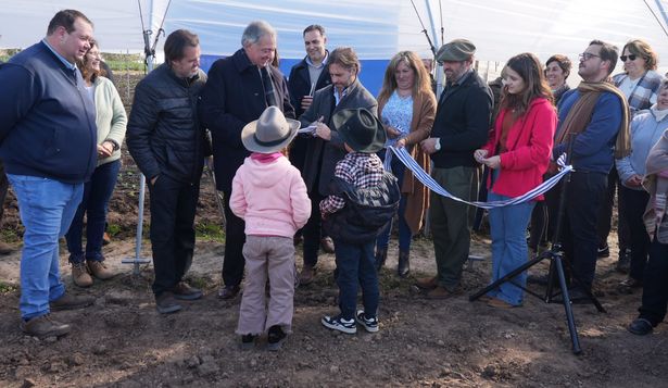 Luis Lacalle Pou, presidente de la República, participó en el acto inaugural de las estructuras metálicas.