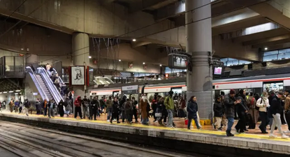 Los grandes sindicatos ferrovariarios levantan la huelga de trenes, pero siguen algunas protestas que desconciertan a los usuarios