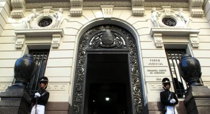 Suprema Corte se mantiene firme en aumento para los jueces