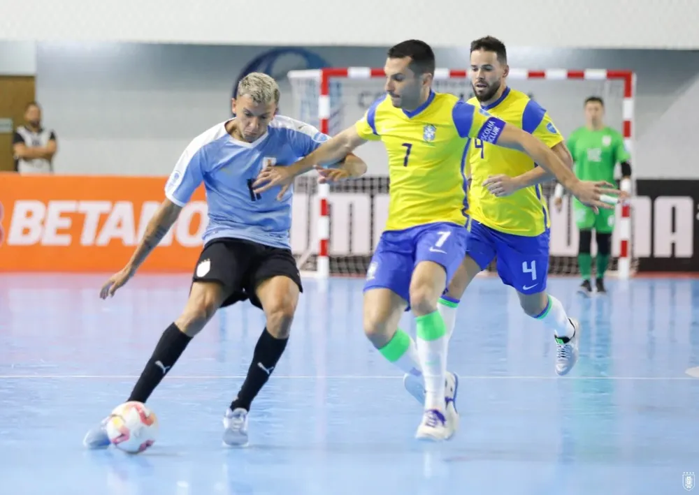 Uruguay hizo de todo, pero no pudo con Brasil en la Copa América de fútbol sala