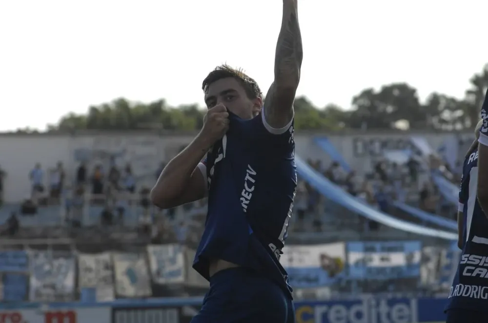 Festejo de gol de Alfonso Trezza