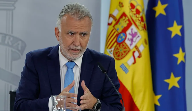 El ministro de Política Territorial y Memoria Democrática de España, Víctor Torres