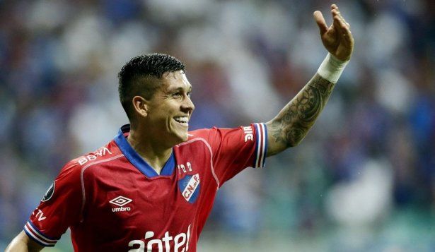 Julián Millán fue elegido como mejor defensa y como mejor extranjero de la Liga AUF Uruguaya 2025 en la encuesta Fútbolx100 que anualmente organiza Referí