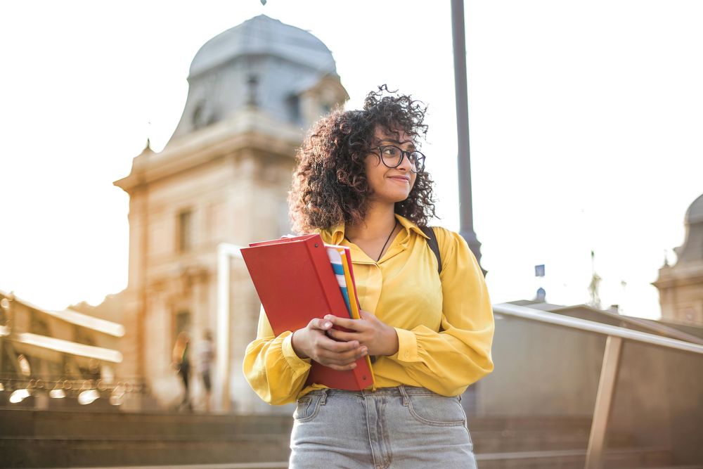 Existe un ranking que puntúa a los países con mayor número de personas recibidas de la educación superior. Pexels