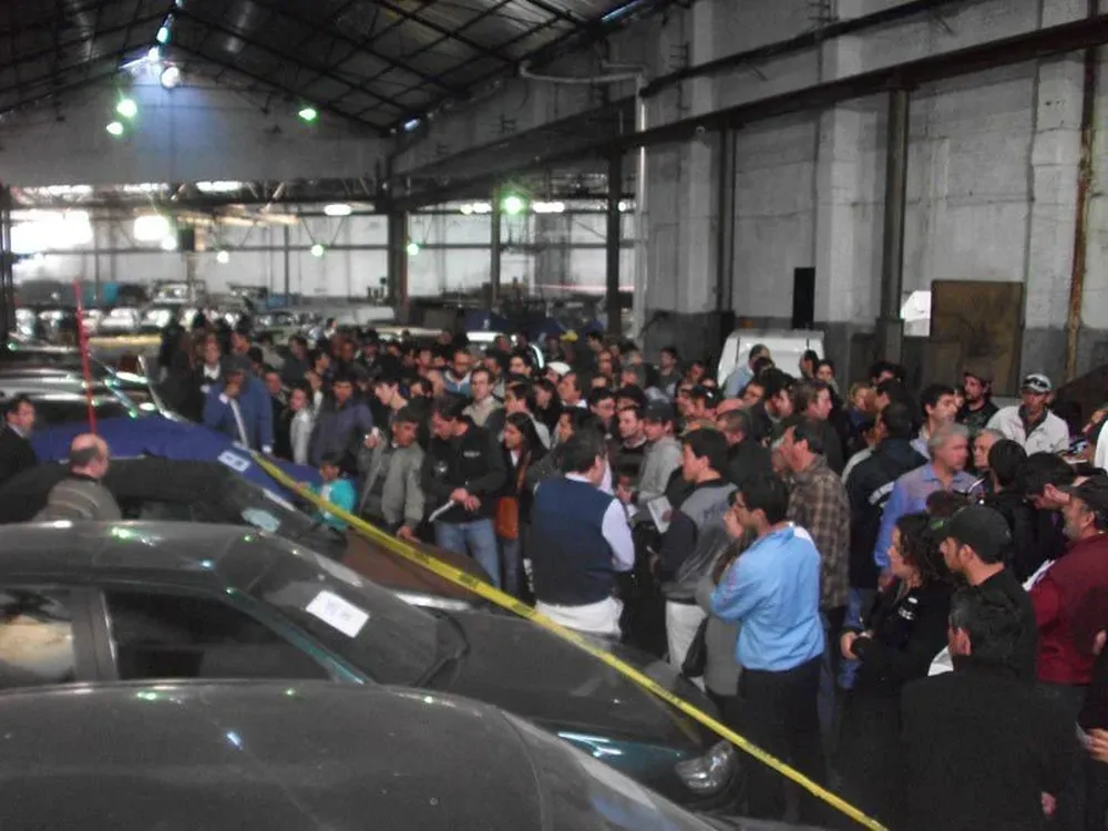 Remates de autos de narcos