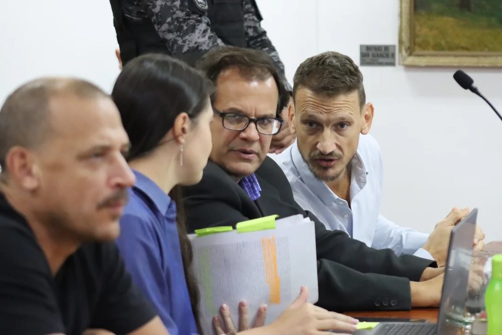 La investigación se originó por un reporte internacional sobre tráfico de material de abuso infantil y culminó con el hallazgo de miles de archivos en los dispositivos de los Kiczka.