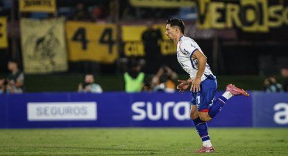 Maximiliano Silvera en su debut oficial en Nacional