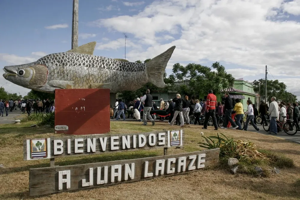 Según el autor del video, Juan Lacaze está minado de bocas de droga y la policía no quiere pararlo
