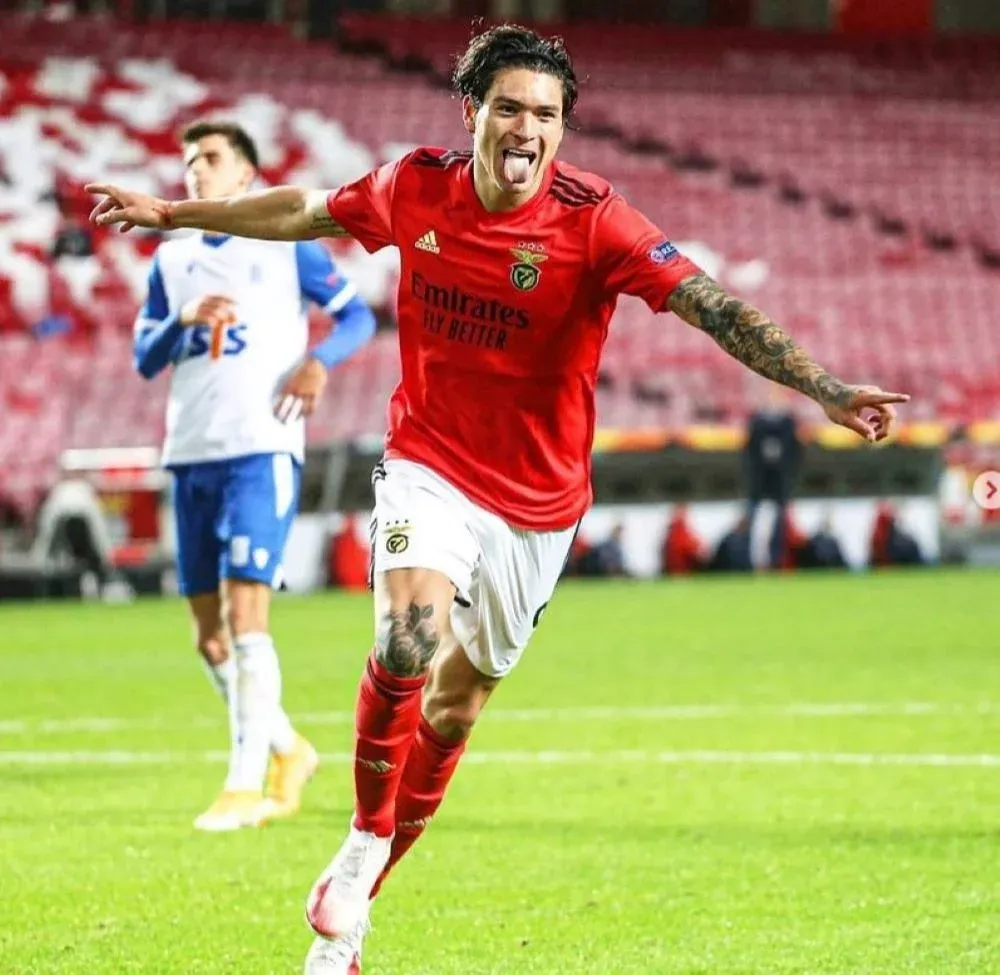 Darwin Núñez con la camiseta de Benfica