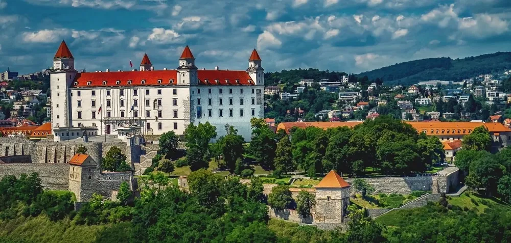 architecture-bratislava-bratislava-castle-PEXELS.webp
