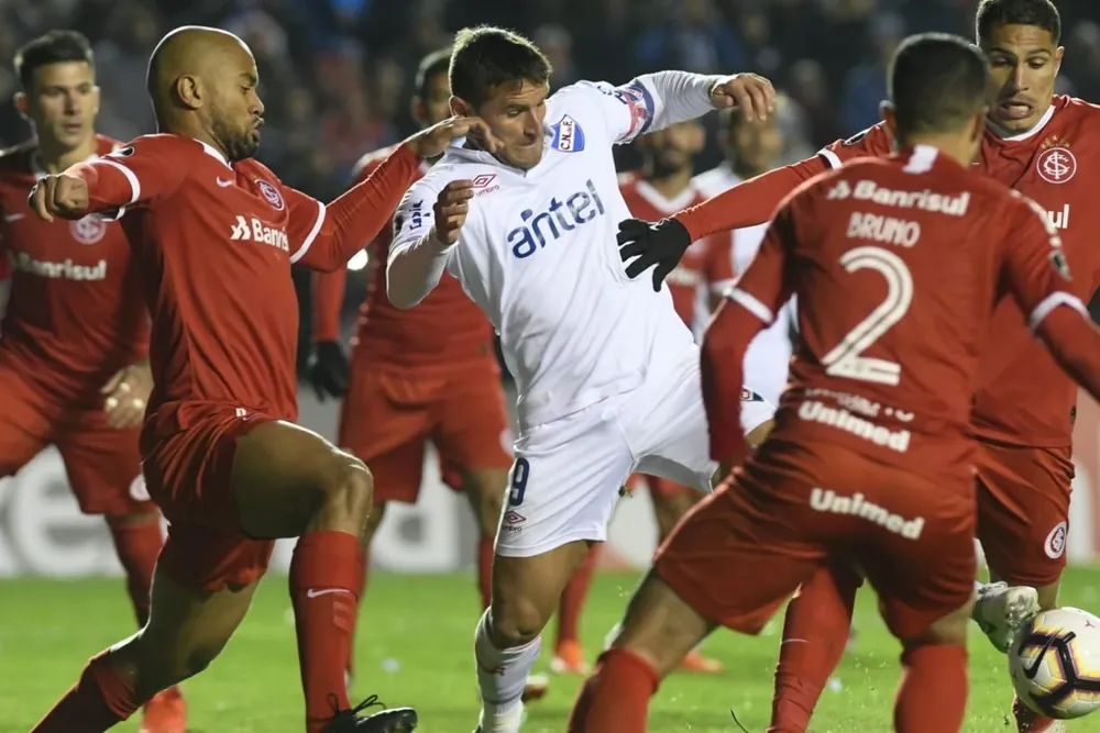 Gonzalo Bergessio ante la marca de Inter