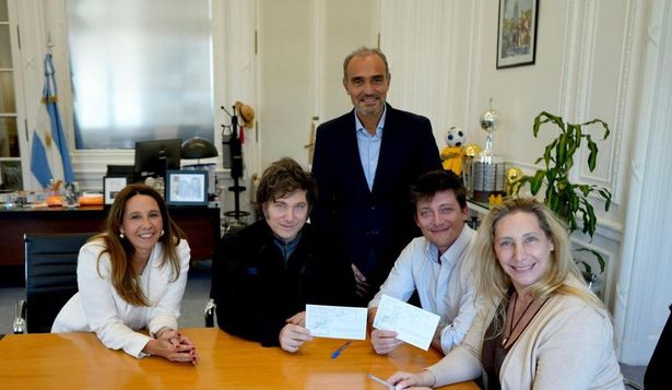 La interna entre Santiago Caputo y Karina Milei se amplía e incluye a Martín Menem y Lule Menem