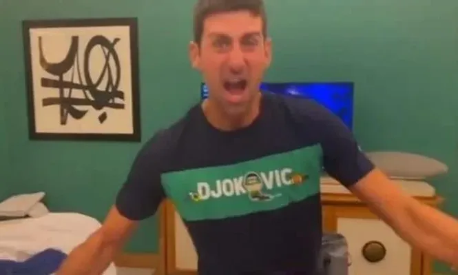 El festejo de Djokovic por la clasificaciòn de Serbia al Mundial de Catar 2022