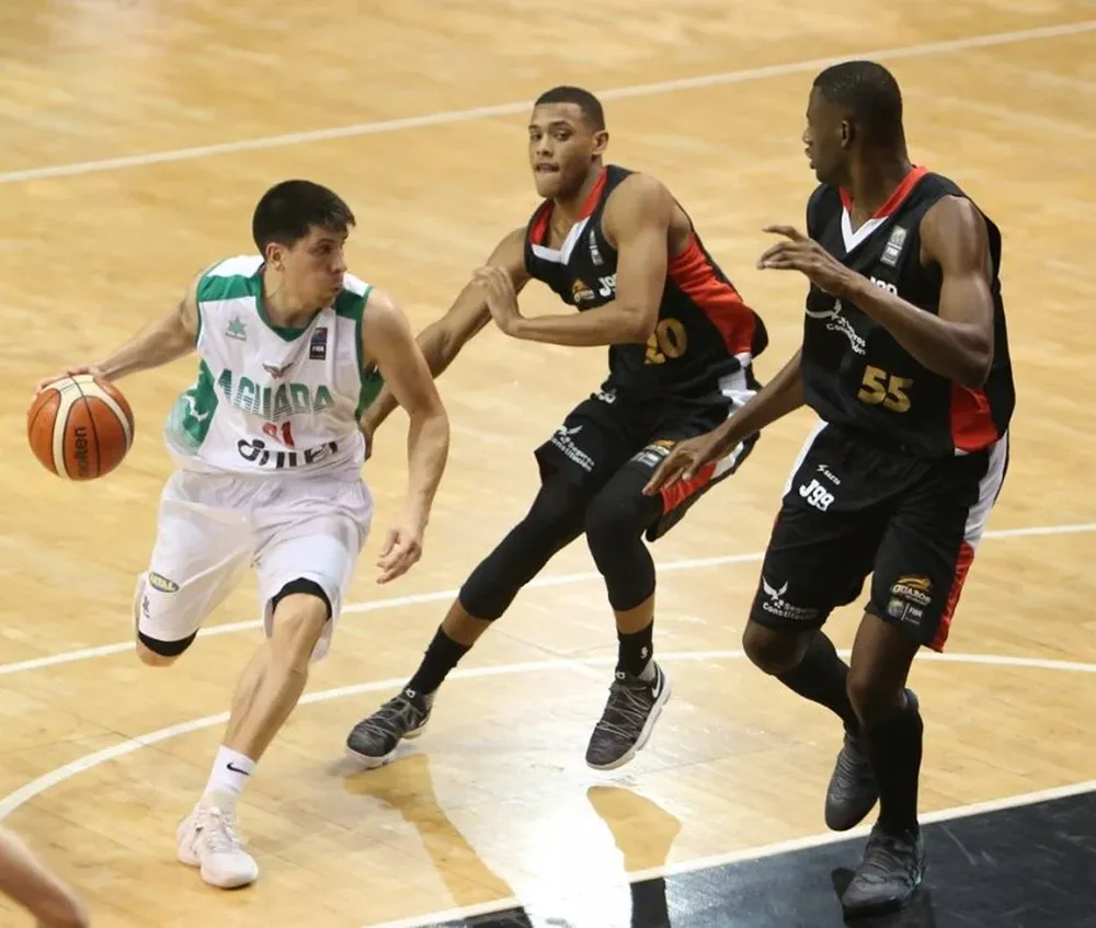 Álvarez ante Sifontes y Toure