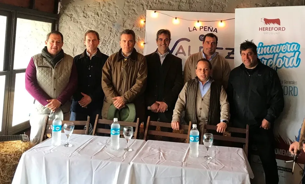 El lanzamiento del remate de la 1a Expo Vientres Hereford fue desarrollado en el stand La Peña de Valdez en la Expo Prado