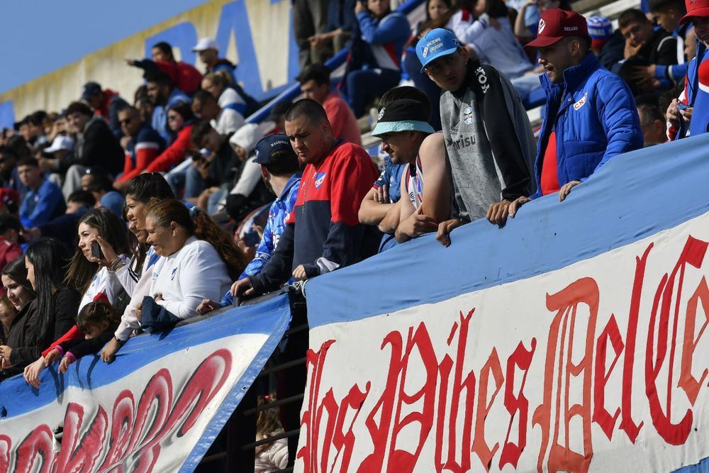 Los hinchas de Nacional en el Parque Artigas de Las Piedras para el partido de los tricolores frente a Miramar Misiones por la fecha 12 del Torneo Apertura
