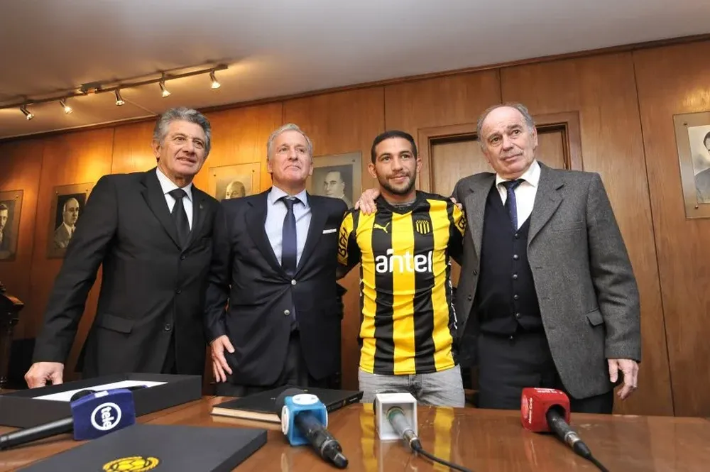 El volante fue presentado por Juan Pedro Damiani, Fernando Morena y Gervasio Gedanke