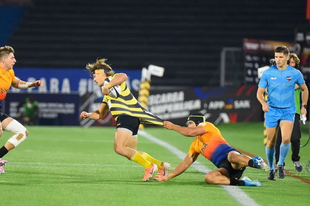 Peñarol jugó muy bien ante un rival que se sabía superior, y estuvo cerca del triunfo