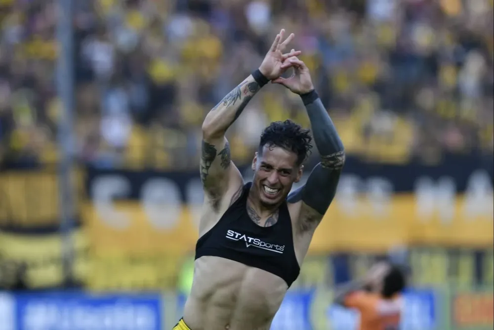 La consagración de Trindade: doblete a Sud América