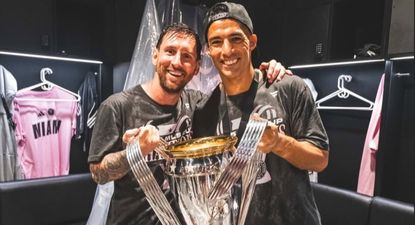 Lionel Messi y Luis Suárez con la copa ganada con Inter Miami al obtener el torneo de la MLS de Estados Unidos
