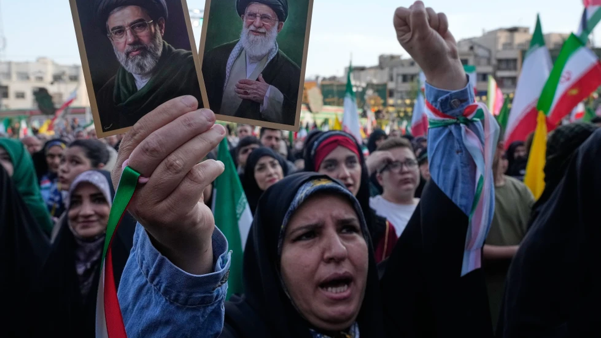 El líder supremo de Irán desafía a Trump y afirma que Teherán protegerá sus capacidades nucleares y de misiles