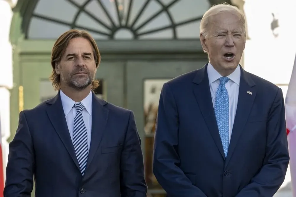 Luis Lacalle Pou y Joe Biden antes de la sesión