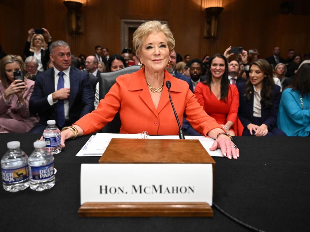 Linda McMahon en su audiencia de confirmación en el Senado de Estados Unidos.