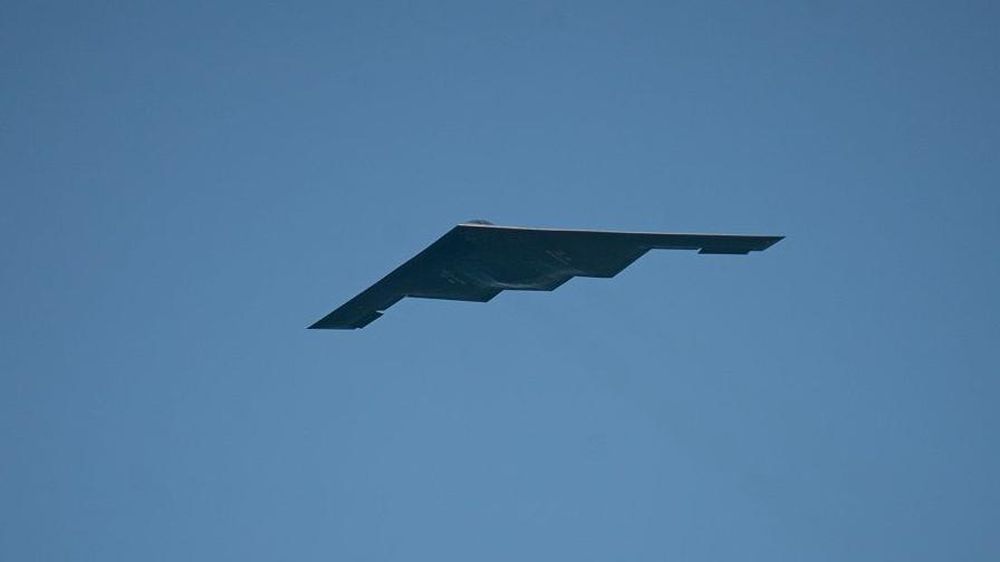 Un bombardero furtivo B-2 Spirit sobrevoló las playas de Miami Beach durante el espectáculo aéreo en el marco de la conmemoración del Día de los Caídos, el 24 de mayo de 2025.