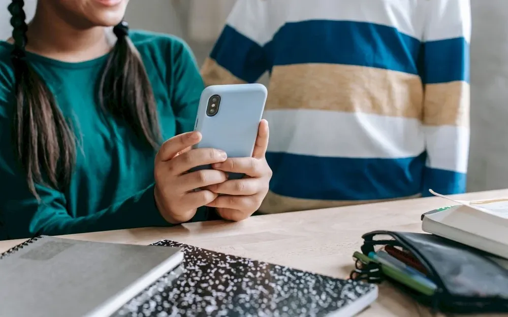 Sólo tres autonomías vetan el móvil en clase.