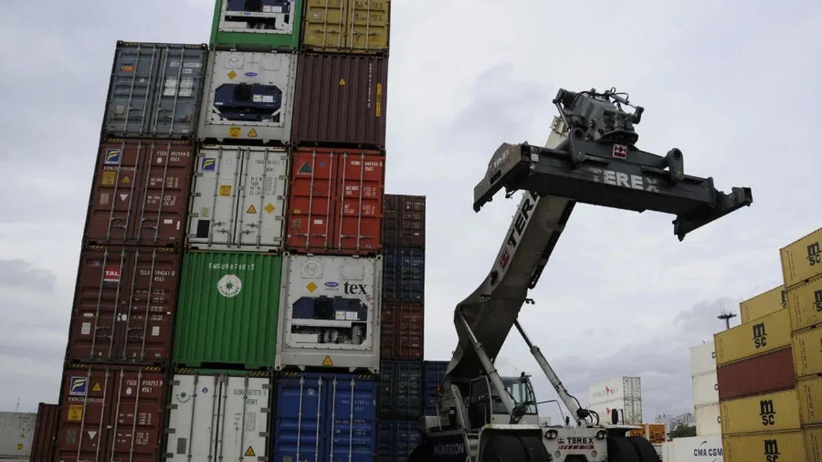 Movimiento de contenedores cayó en marzo 14% por trabas argentinas y crisis