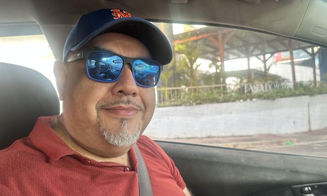 Elías Padilla ha aplazado sus planes para emigrar a EE.UU. por la polémica política migratoria de Donald Trump.