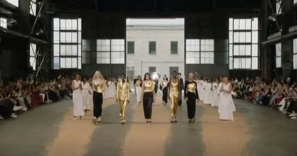 Gabriela Hearst presentó su colección primavera verano 2023