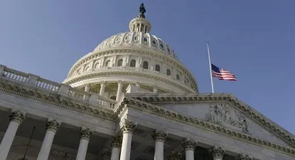 Votantes en estados clave de Estados Unidos prefiere una dictadura