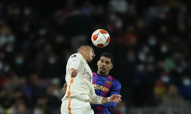 Ronald Araujo contra Galatasaray