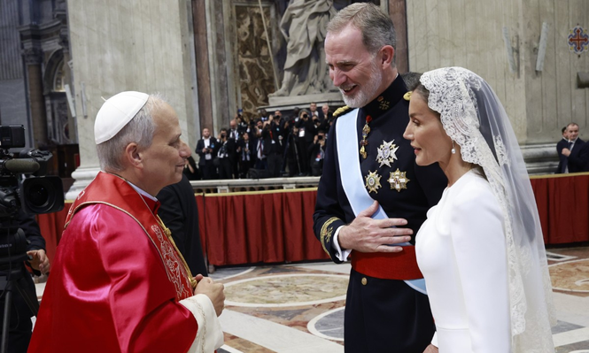 El Papa León XIV y los Reyes Felipe VI y Letizia.