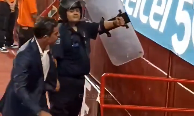 El desagradable momento que vivió Fernando Gago ante hinchas en México: mirá el video que se viralizó del DT de Necaxa