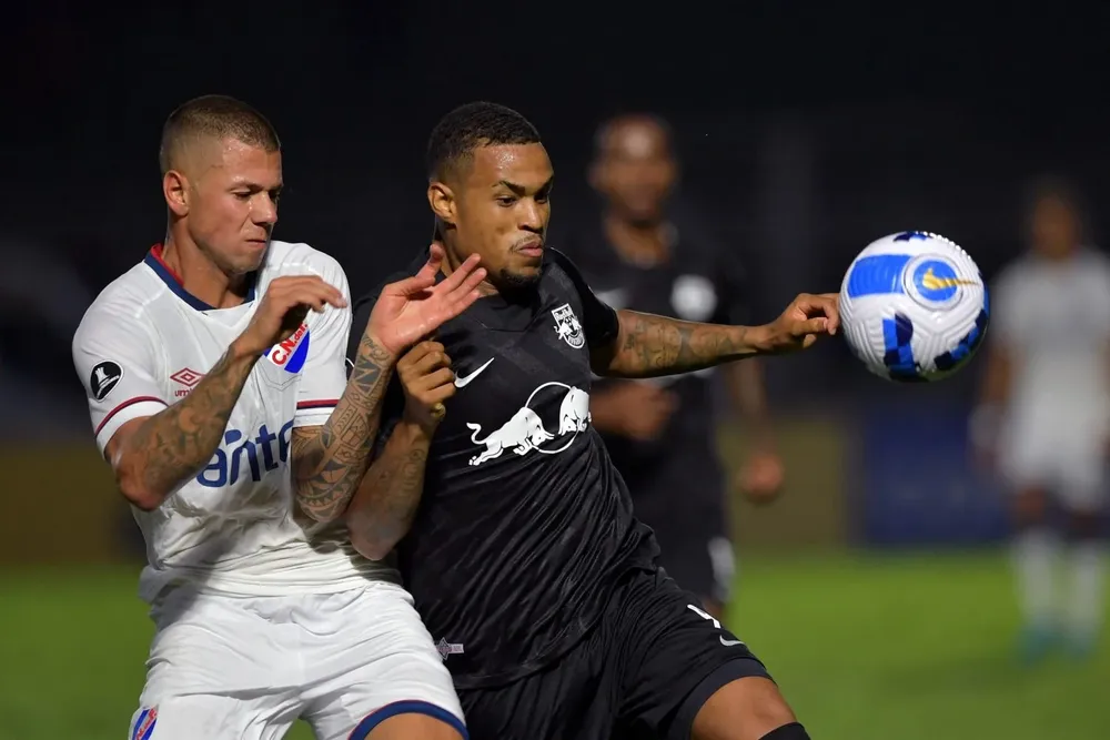 Leo Coelho es un puntal de la zaga de Nacional