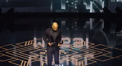 Thierry Henry recibió el premio The Best de Lionel Messi