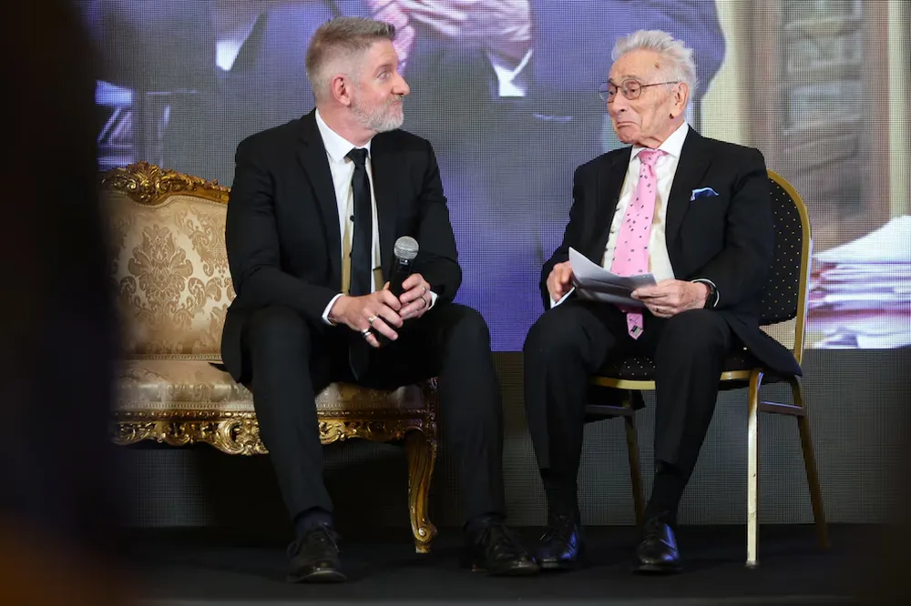 El escritor y médico, Marcos Aguinis, junto al periodista Luis Novaresio. El escritor y médico, Marcos Aguinis, junto al periodista Luis Novaresio.