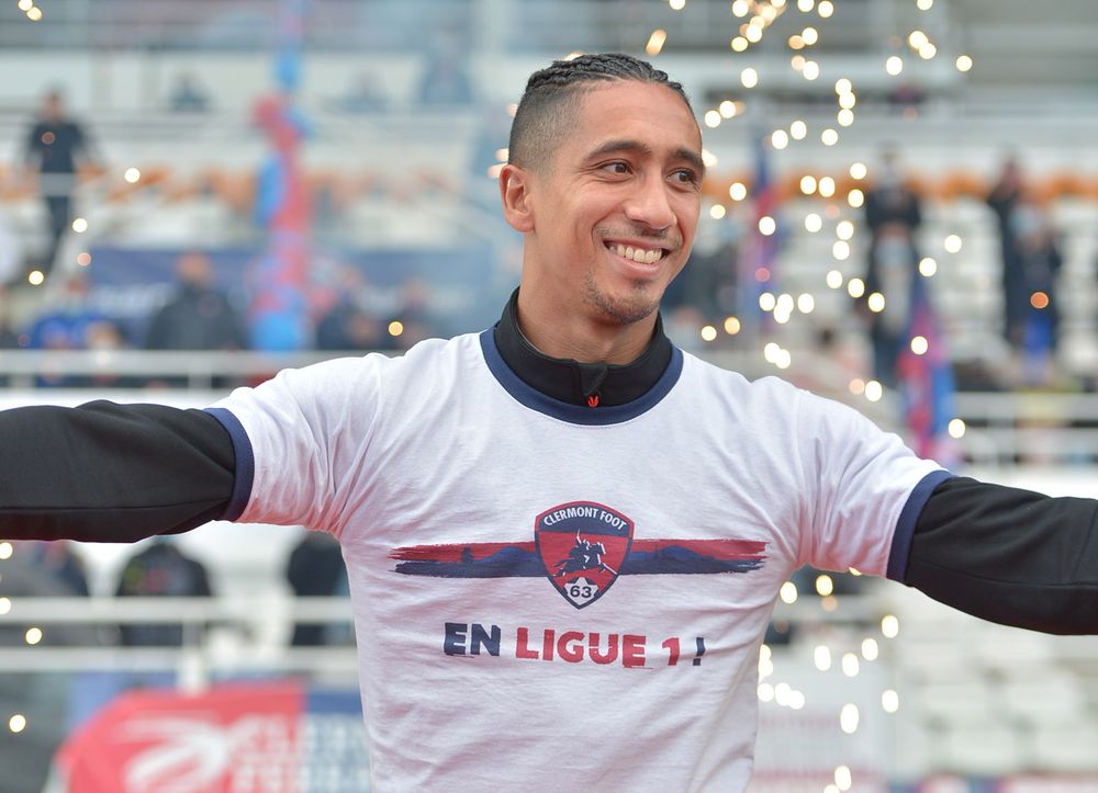 Jonathan Iglesias en la celebración del ascenso del Clermont a la Ligue 1 en 2021