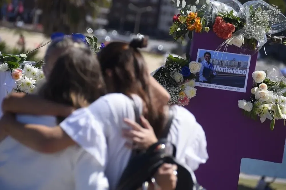 Amigos de Abt y militantes blancos lo recordaron este sábado en la rambla de Montevideo