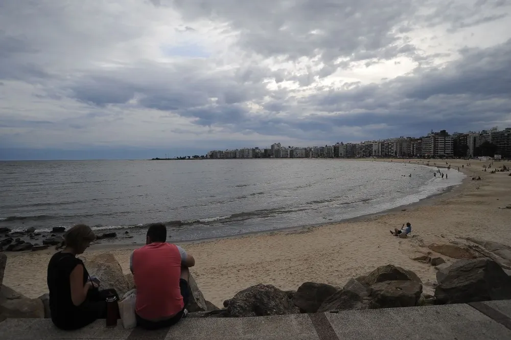 Se espera un día nublado y caluroso en Montevideo